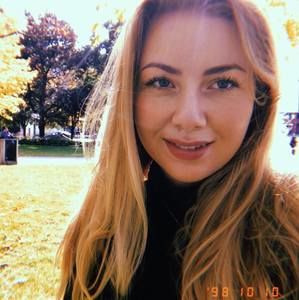 Meet your Posher, Alexia